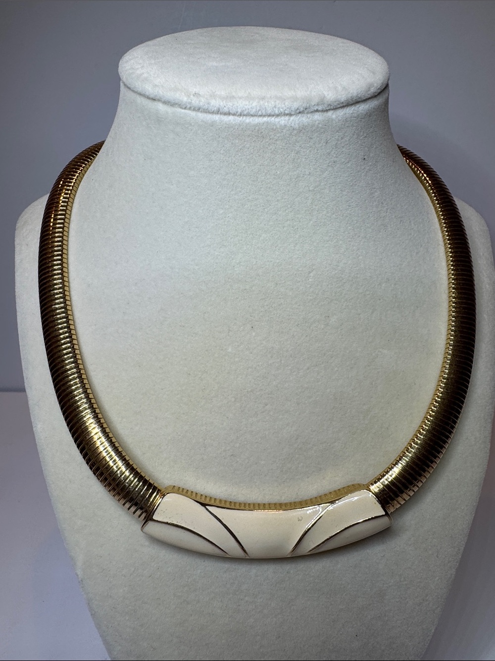 Trifari Gold-Tone Collar Necklace with Cream Enamel Panel Vintage 19”